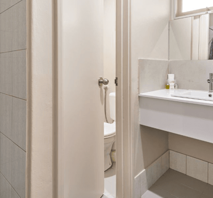 Deluxe-Room-Bathroom