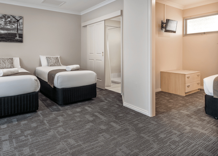 DeluxeFamilyRoom_3